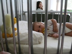 В Украине снижается смертность и растет рождаемость