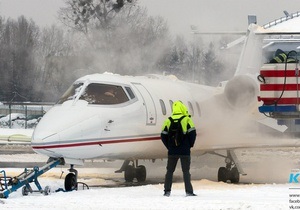 непогода в Украине - аэропрт Киев - Аэропорт в Жулянах принял и выпустил несколько рейсов