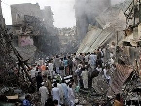 Число жертв взрыва в Пешаваре продолжает расти: 105 погибших