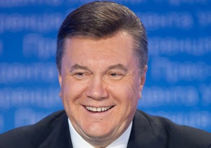 Янукович поздравил жителей Крыма с годовщиной автономии