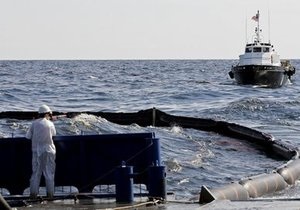 Американцы подожгли нефтяное пятно в Мексиканском заливе