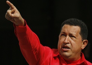 Чавес предложил сбивать самолеты наркоторговцев