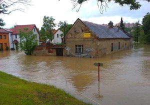 В Праге объявили третий уровень угрозы наводнения, началась эвакуация