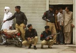 Полиция Пакистана задержала подозреваемых в нападении на мечеть