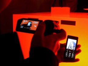 Количество мобильных телефонов в мире к концу года превысит четыре миллиарда