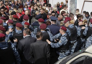 Задержанным во время потасовки на рынке Лесной в Киеве дали по пять суток