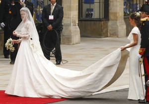 В Китае копии свадебного платья Кейт Миддлтон начали продавать менее чем через двое суток после свадьбы