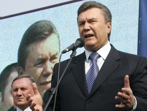 Янукович пожелал всем матерям Украины добра и счастья, семейного уюта, здоровья и благополучия