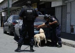 Власти Мексики не могут справиться с волной насилия: за четыре года жертвами нарковойны стали 28 тыс.человек