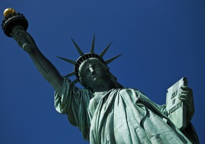 В Нью-Йорке статую Свободы открыли после ремонта