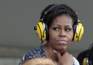 Мишель Обаму освистали во время автогонок