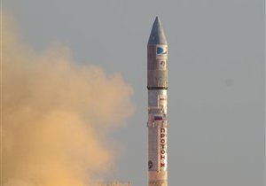 Запуск Россией двух спутников связи закончился неудачей