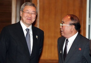Главы МИД КНДР и Южной Кореи встретились впервые за три года
