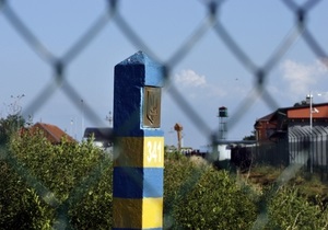 На украинско-российской границе задержали лиц,  которые пытались перекачать бензин из бензовоза на территории РФ