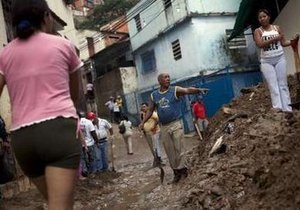 Шторм и проливные дожди унесли жизни восьми человек в Венесуэле