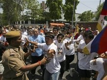 Эстафета Олимпийского огня в Индии: Задержаны 180 человек