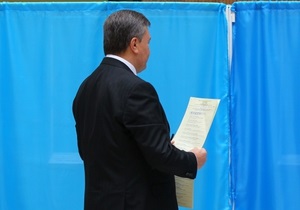 Янукович поручил генпрокурору проверить факты нарушений в одномандатных округах