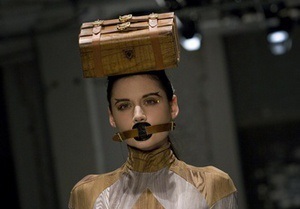 Фотогалерея: Одежда, сэр! London Fashion Week сезона весна-лето-2011