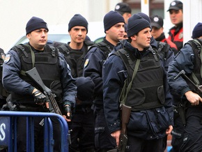 Полиция обезвредила неизвестного, который захватил заложников в турецком банке