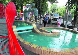 В Киеве на Пейзажной Аллее появился фонтан
