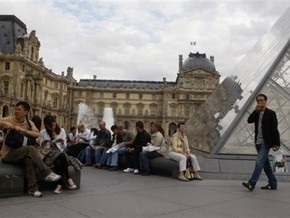 В Лувре откроют филиал McDonald s