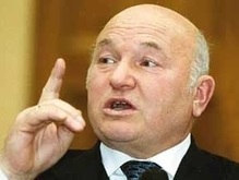 УНП надеется, что Лужкову не разрешат стать послом