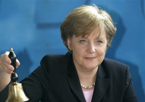 Меркель приедет на Евро-2012, если Тимошенко отпустят в Берлин - депутат Бундестага