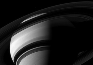 Новости науки - космос: Атмосфера Сатурна взаимодействует с системой его колец