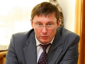 Луценко заявил о задержании регионала при получении взятки. Лавринович опроверг его слова