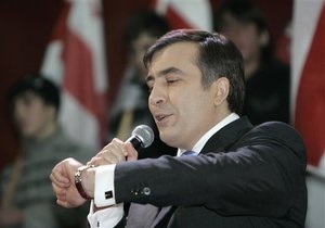 Саакашвили объяснил опоздание на встречу с президентом Эстонии кознями одной  маленькой  страны