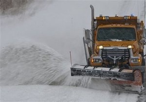 Число жертв снегопадов, обрушившихся на США, возросло до десяти человек