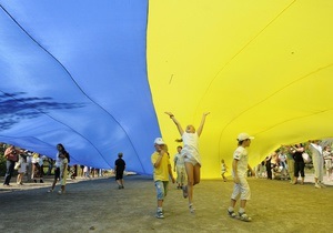 В Киеве 23 августа образуют  живой  флаг