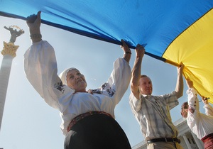 В день государственного флага в Киеве растянут самую длинную сине-желтую ленту