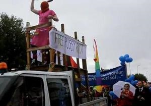 Мэр Рейкьявика выступил на гей-параде в образе участницы Pussy Riot