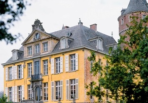 Дворец Gravenwezel. Интерьер старинного замка в предместье Антверпена