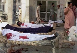 Число жертв взрыва в Пакистане возросло до десяти человек