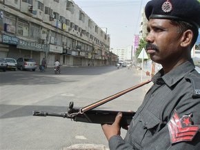 В результате взрыва КПП в Пакистане погибли семеро полицейских