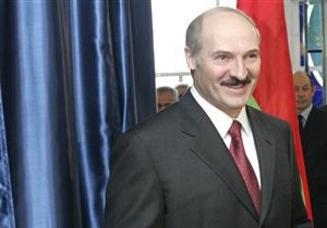 Лукашенко заявил, что Бакиев готов поехать в Кыргызстан, чтобы объявить там референдум