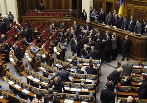 Верховна Рада - ЗН: За период второй сессии Рада провалила почти две трети предложенных Кабмином законопроектов