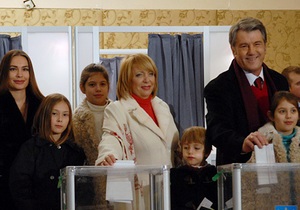 Ющенко отпразднует день рождения без  громких банкетов 