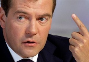 Медведев исключает введение 60-часовой рабочей недели в России