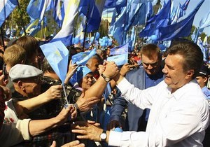 Янукович возвращается из США и собирается в Донецк
