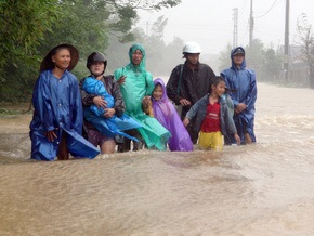 Жертвами тайфуна Кетсана во Вьетнаме стали 74 человека