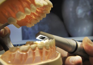 25-летний австралиец лишился всех зубов из-за злоупотребления колой