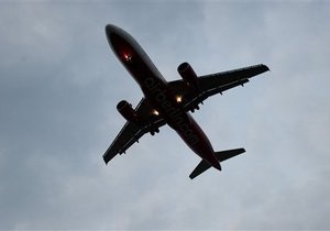 Пассажирский самолет совершил экстренную посадку в аэропорту Белфаста (обновлено)