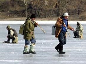 В Кировоградской области, провалившись под лед, погибли трое рыбаков