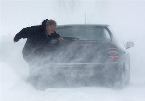 В Германии на автобане столкнулись около ста автомобилей, есть пострадавшие