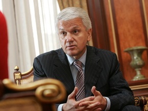 Литвин пытается заставить Тимошенко сесть за стол переговоров