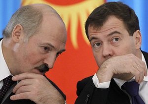 Лукашенко призвал Медведева выйти к демонстрантам