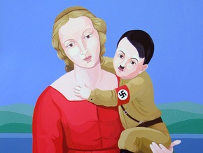 Картина с изображением Адольфа Гитлера на руках у Девы Марии вызвала скандал в Италии